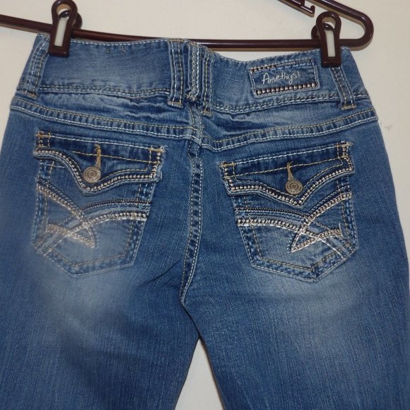 Amethyst Low Rise Distressed Straight Leg Crop Jeans Sz 3 - Picture 8 of 10